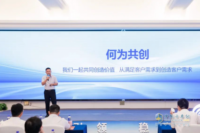 現(xiàn)場(chǎng)簽約超百臺(tái)！宇通重卡全系新品亮相南京
