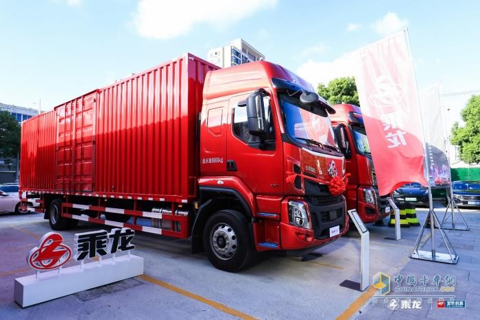 助力快遞物流降本增效，乘龍新品耀目登陸華東
