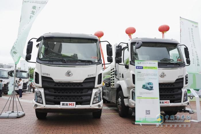 賦能城市“綠動(dòng)力”乘龍環(huán)衛(wèi)車(chē)亮相廣西環(huán)衛(wèi)行業(yè)年會(huì)