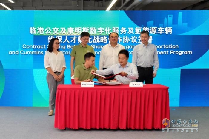 500萬(wàn)公里累計(jì)行駛里程！康明斯Accelera氫燃料電池助力臨港公交創(chuàng)造新紀(jì)錄   