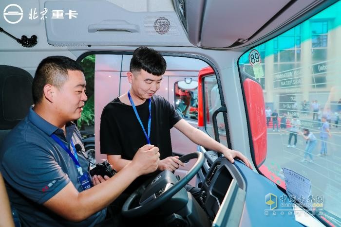 比同類車型多2年保修，北京重卡的底氣是什么？