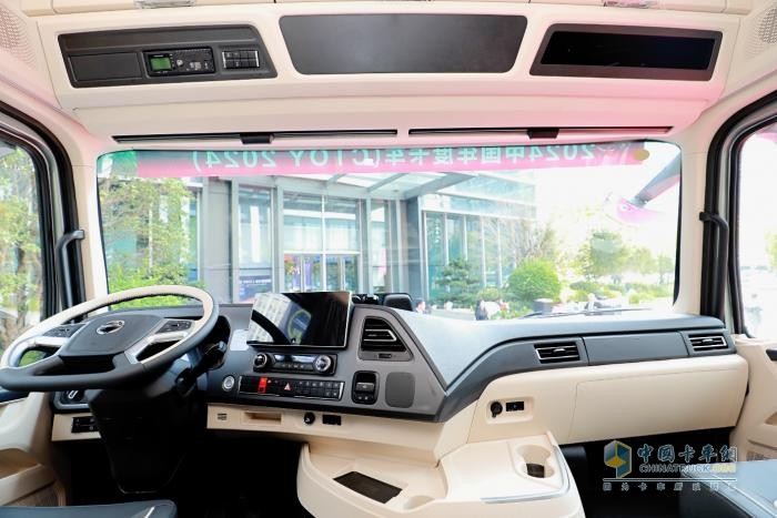 北京重卡榮膺“2024中國(guó)年度卡車(chē)(CTOY 2024)”