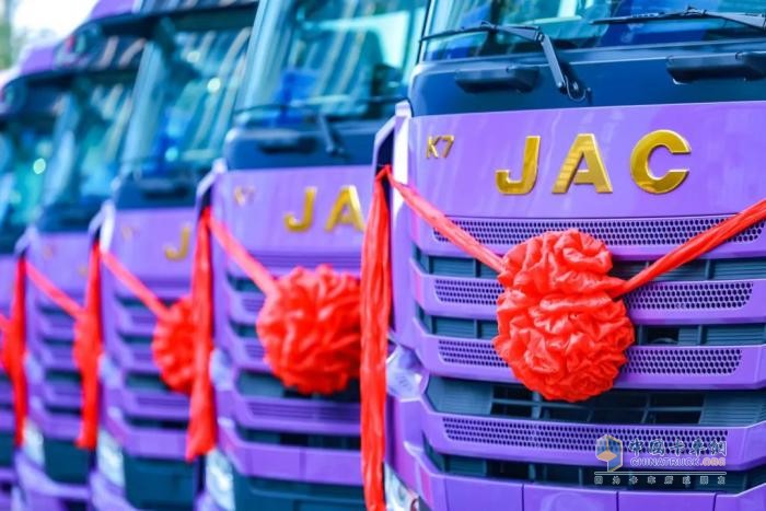 喜報(bào)！江淮重卡榮獲2023快遞供應(yīng)商大獎(jiǎng)