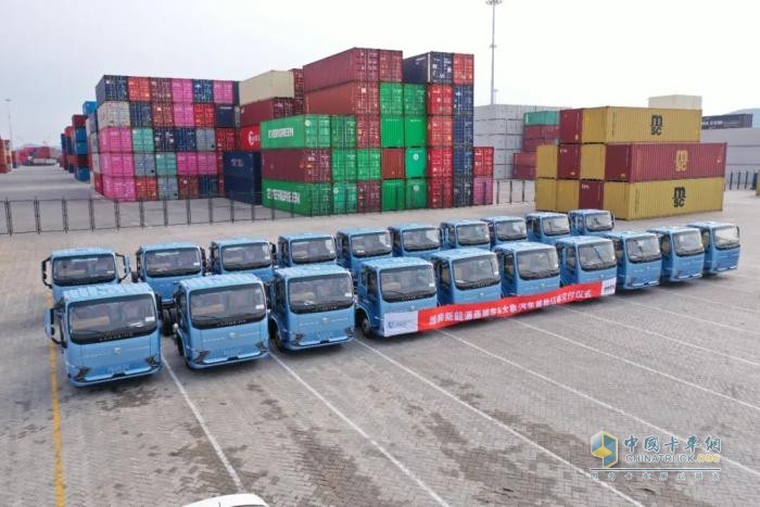 首批20臺(tái)電車交付柬埔寨客戶！濰柴新能源商用車與大象集團(tuán)打響合力出海戰(zhàn)略“第一槍”
