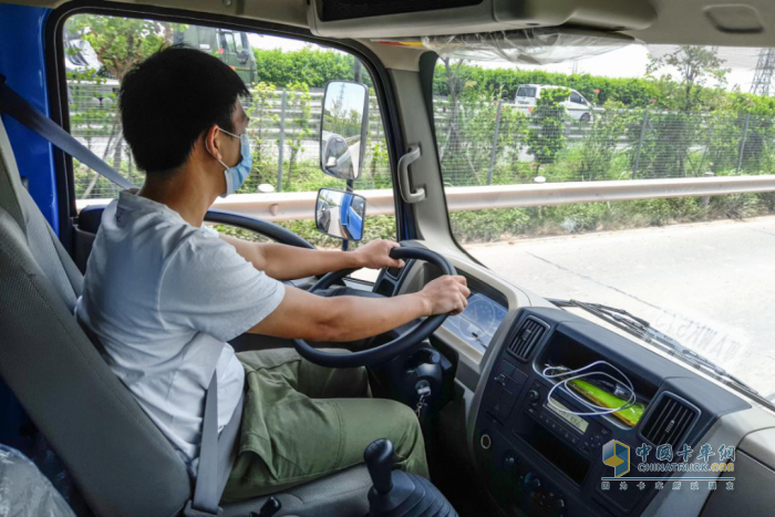 物流老板龍年搶得頭彩！大馬力江鈴輕卡開工即提車