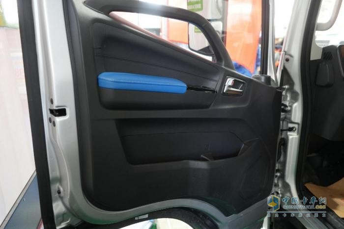 快上車！歐馬可智藍(lán)混動(dòng)房車帶你開啟無(wú)憂之旅！