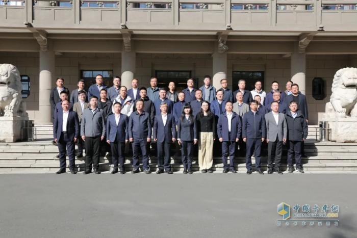 持續(xù)向陽(yáng)，2023年一汽解放風(fēng)景這邊獨(dú)好