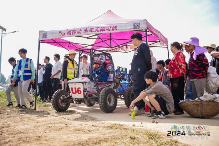 東風(fēng)商用車譽(yù)助湖北汽院HUAT車隊(duì)5月燃戰(zhàn)巴哈大賽（襄陽站）
