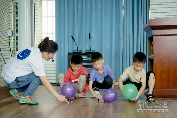 沃爾沃卡車“點亮未來計劃”：科技星火，燃亮湖南少年科技夢