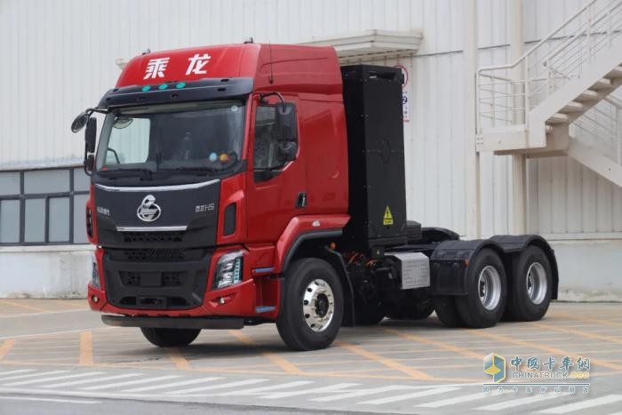 年省電費(fèi)9萬，乘龍H5換電牽引車把輕量化玩到極致！