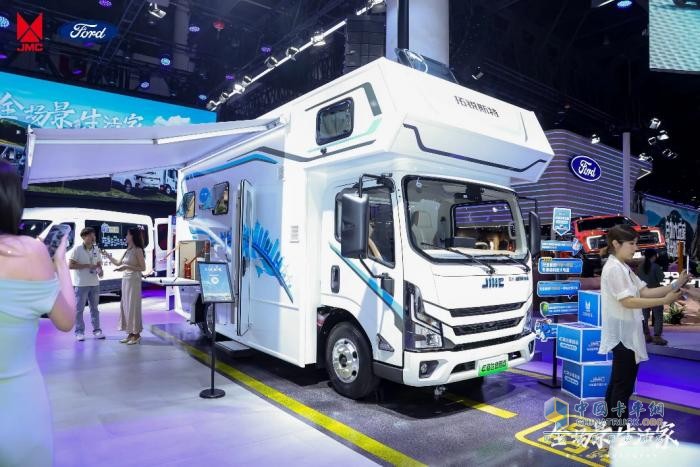 E路達增程版領銜亮相成都車展，17.1萬元起正式開啟預售