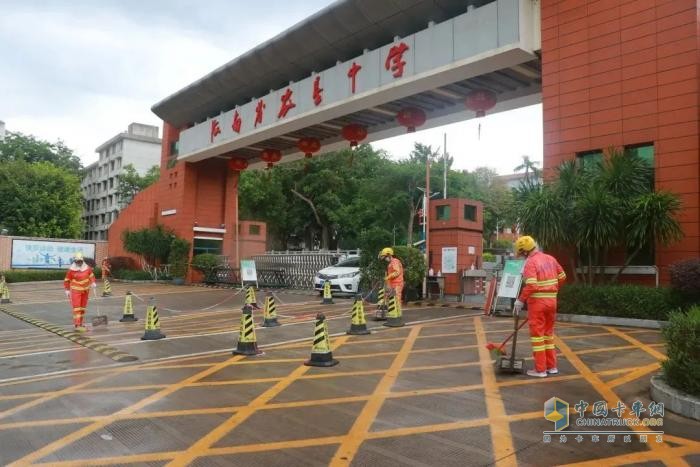 福龍馬開啟護(hù)航模式 保障各地開學(xué)季