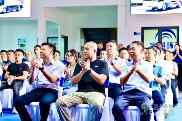 全國首家！宇通環(huán)衛(wèi)售后直營服務(wù)中心盛大開業(yè)，服務(wù)體驗再升級！