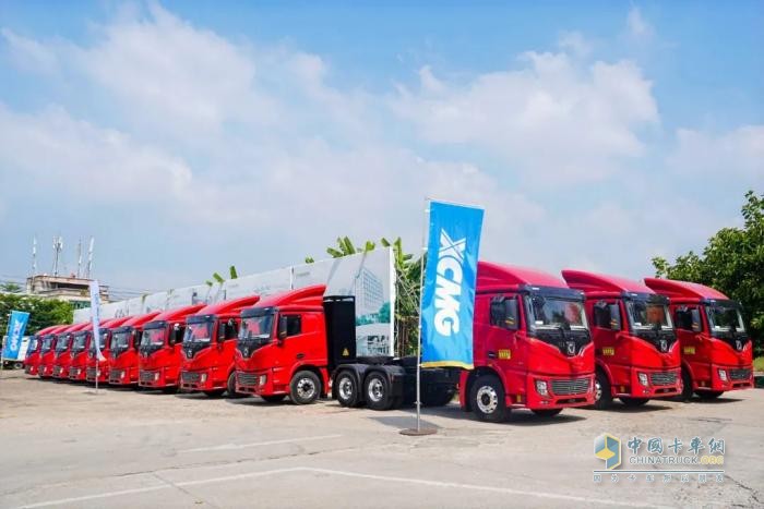 燃動(dòng)福建！百臺(tái)徐工新能源電動(dòng)牽引車交付