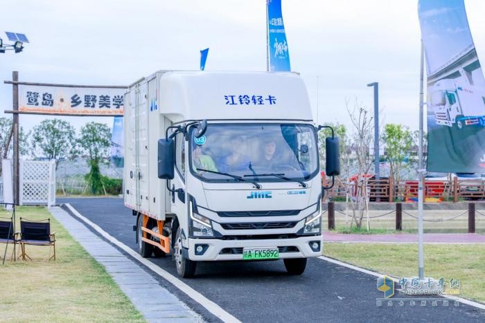 E路達增程版攜江鈴輕卡全場景全鏈路最優(yōu)解決方案震撼發(fā)布