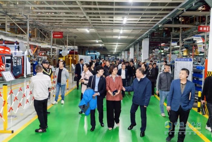 共創(chuàng)美好未來，2024青島市老舊貨車換新交流會(huì)圓滿召開