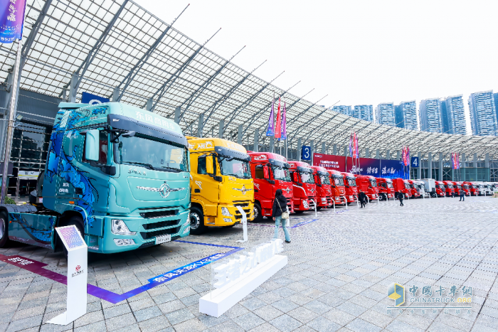 強(qiáng)信心 鑄可靠 謀共贏！東風(fēng)商用車2025年度合作伙伴大會(huì)成功召開！
