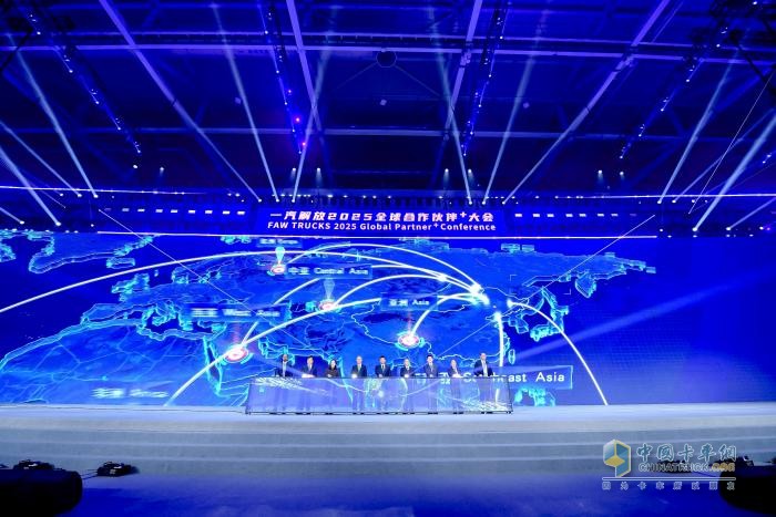 溫情與榮耀并進(jìn)，一汽解放2024品牌之路繁花滿徑