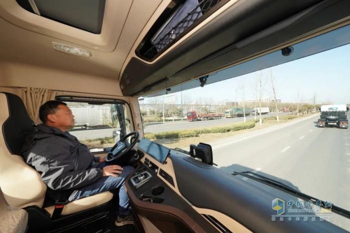 前路鉭途，質(zhì)變未來  質(zhì)子汽車2025產(chǎn)品發(fā)布會成功舉辦