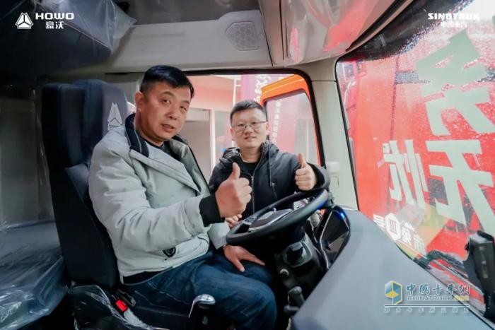 港口老板們都在搶什么？豪沃港拖車強(qiáng)勢(shì)鉅惠驚艷上海灘