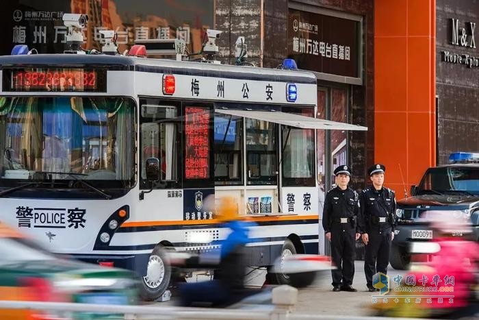 森源鴻馬移動警務(wù)室：元宵節(jié)的平安守護者