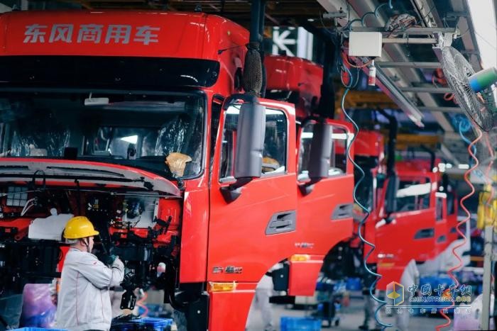東風(fēng)商用車：乘勢而上！高產(chǎn)突破進(jìn)行時(shí)