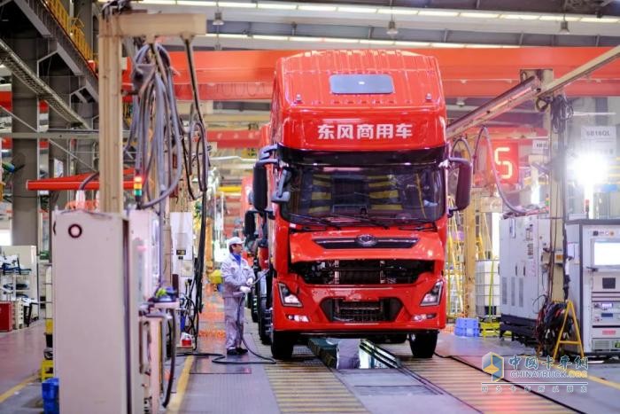 東風(fēng)商用車：乘勢而上！高產(chǎn)突破進(jìn)行時(shí)