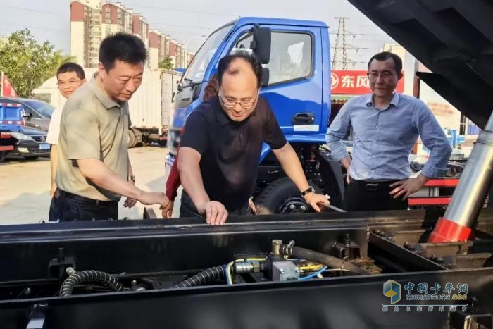 東風(fēng)商用車：公司領(lǐng)導(dǎo)調(diào)研走訪山東、河南、海南、甘肅、新疆區(qū)域市場(chǎng)