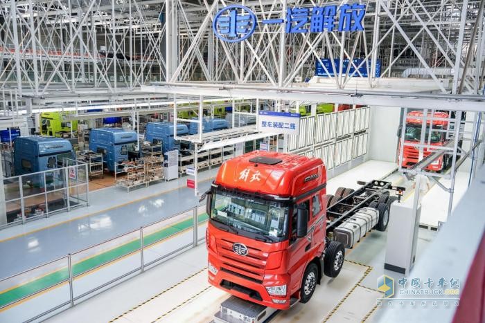 早春商用車市場(chǎng)回暖 解放2月重回中重卡終端“王座”