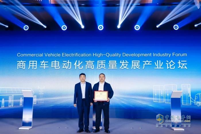 充電5分鐘100公里！徐工汽車(chē)攜手華為邁向“兆瓦超充新時(shí)代”