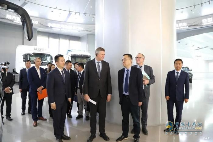 丹麥駐華使館及商務代表團到山東重工集團進行商務交流
