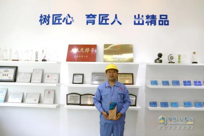 以創(chuàng)新詮釋工匠精神，交大神舟高強榮獲