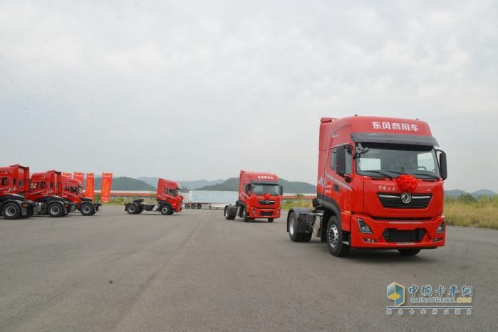 寧波FGS與東風(fēng)商用車百臺(tái)港口運(yùn)輸車交付暨首批50臺(tái)發(fā)車儀式圓滿舉行