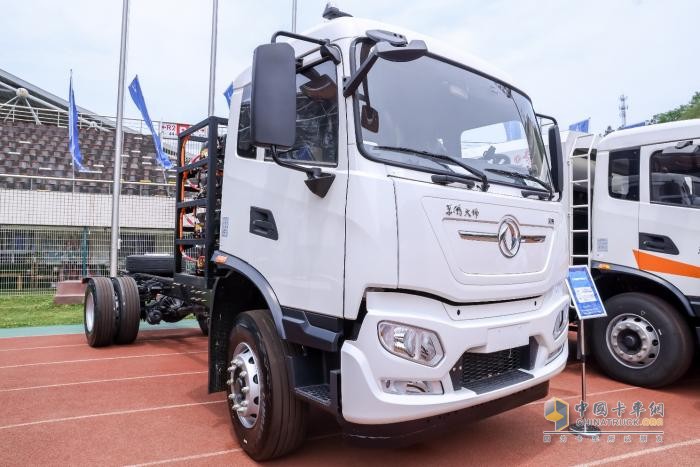 東風(fēng)商用車亮相2025專用車產(chǎn)業(yè)創(chuàng)新發(fā)展大會暨專用車科技展