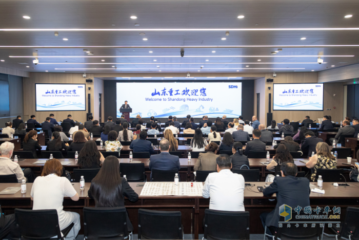 以高端裝備為媒，山東重工與47國友人共繪全球合作新藍圖