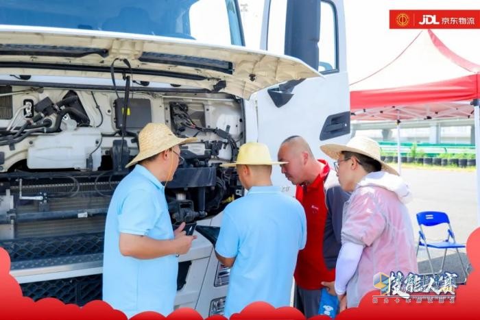 技能爭(zhēng)鋒 熱愛(ài)閃耀！東風(fēng)商用車助陣京東物流2025年首屆全國(guó)技能大賽決賽