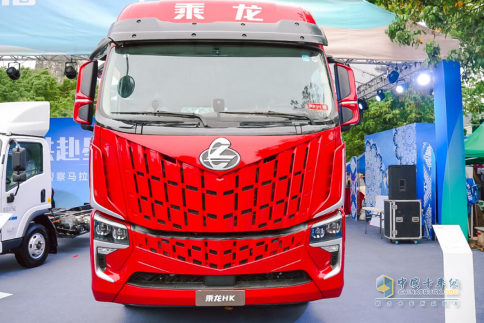 乘龍向上 共赴星海，乘龍跑團(tuán)2025柳州馬拉松激情開跑