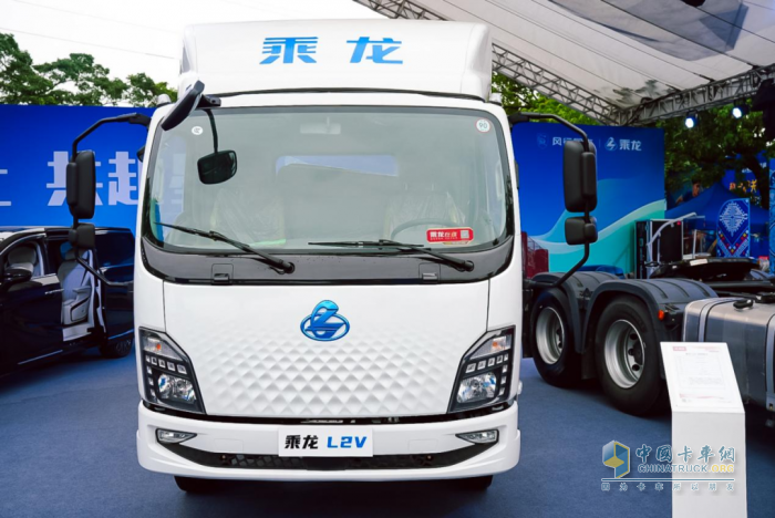 乘龍向上 共赴星海，乘龍跑團(tuán)2025柳州馬拉松激情開跑