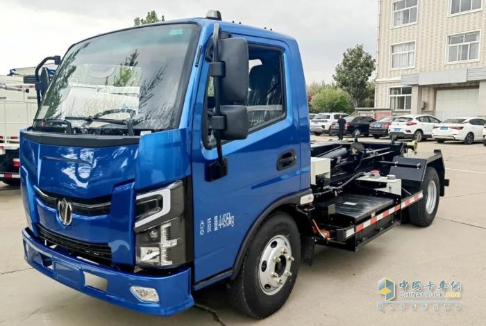 五征環(huán)?？萍?噸車廂可卸式垃圾車，解決城市環(huán)衛(wèi)痛點(diǎn)