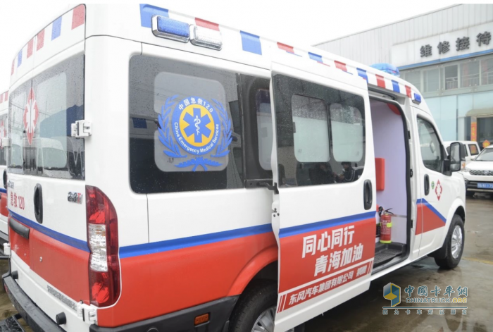 同心同行 東風(fēng)御風(fēng)救護(hù)車援助甘肅、青海地震災(zāi)區(qū)