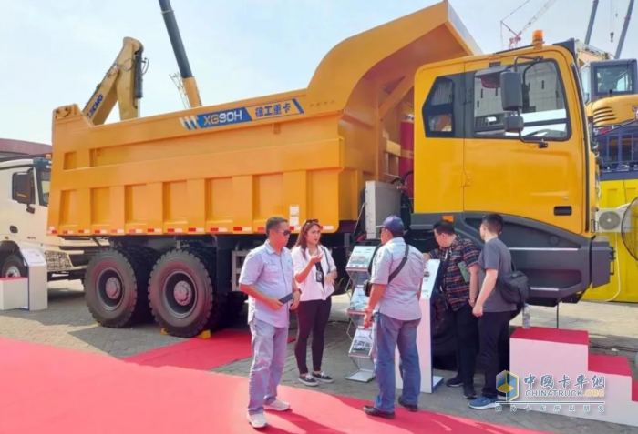 你好，雅加達！徐工汽車攜開山重器亮相印尼礦業(yè)展
