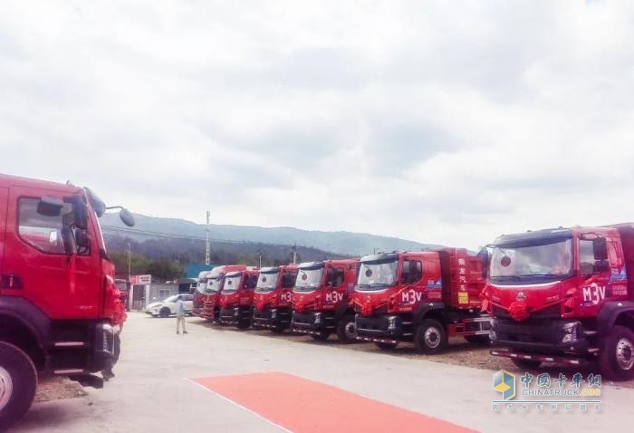 實(shí)力見(jiàn)證！乘龍M3極限自卸車(chē)再啟云南交付