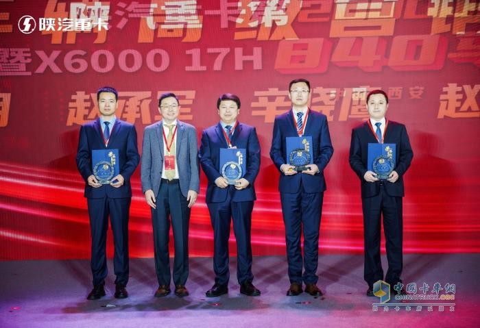 深化變革快發(fā)展 巔峰之大領(lǐng)未來(lái)！中集車輛與陜汽集團(tuán)合作再升溫！