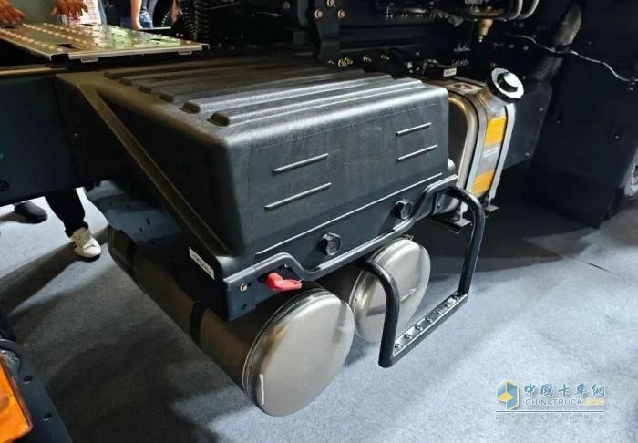 39.99萬元買630馬力燃?xì)廛?還送一臺奇瑞冰淇淋！看奇瑞商用車全新“金鳳凰”重卡