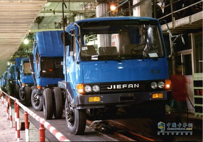 “走進(jìn)解放卡車”系列欄目第二期：這代車，這代人，敢闖新路！