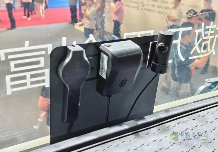 39.99萬元買630馬力燃?xì)廛?還送一臺奇瑞冰淇淋！看奇瑞商用車全新“金鳳凰”重卡