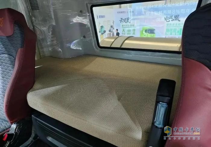 39.99萬元買630馬力燃?xì)廛?還送一臺奇瑞冰淇淋！看奇瑞商用車全新“金鳳凰”重卡