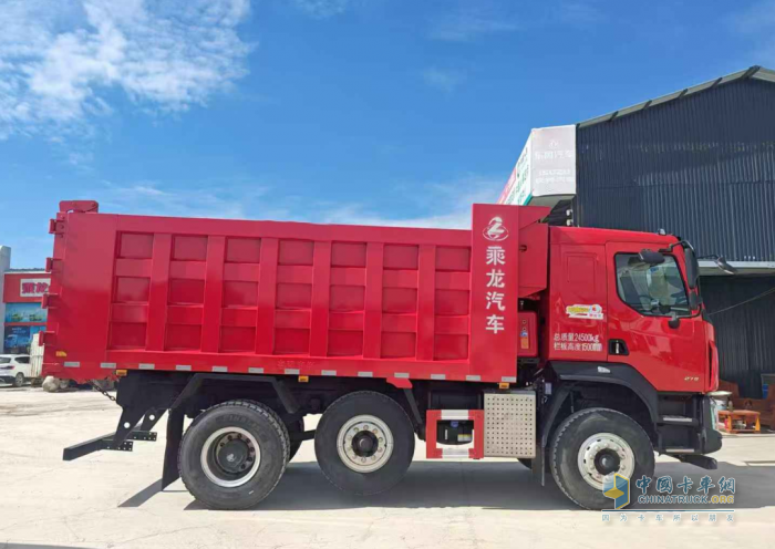 乘龍M3 6×2R自卸車(chē)，三月滿(mǎn)滿(mǎn)“掙”能量！