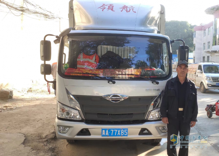 青海卡友:福田領(lǐng)航輕卡用的好，又帶新客戶過來了