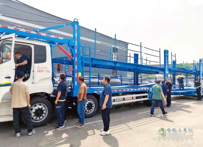 收獲線索600+ 意向訂單300+ 東風(fēng)商用車轎運(yùn)大馬力新品全國(guó)巡展完美收官